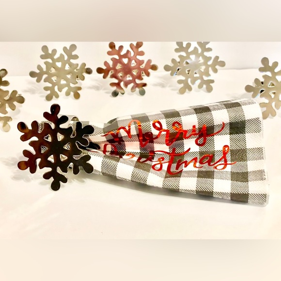 ❄️ 8Pc Silver Snowflake Napkin Holders - Picture 3 of 10